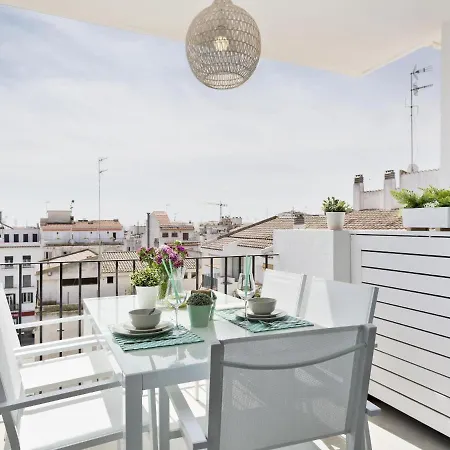 Spaces Oasis Penthouse 3 Bedroom, 2 Bathroom, Terrace, Pool, Sleeps Up To 6 Apartment