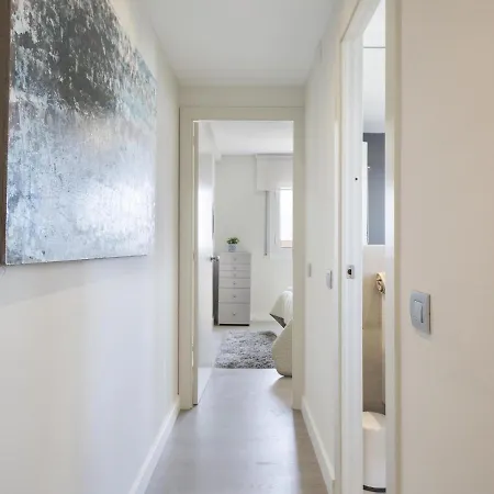Spaces Oasis Penthouse 3 Bedroom, 2 Bathroom, Terrace, Pool, Sleeps Up To 6 Sitges