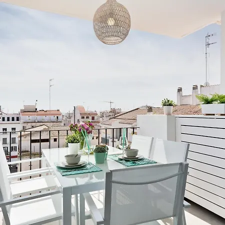 Apartment Spaces Oasis Penthouse 3 Bedroom, 2 Bathroom, Terrace, Pool, Sleeps Up To 6 Sitges