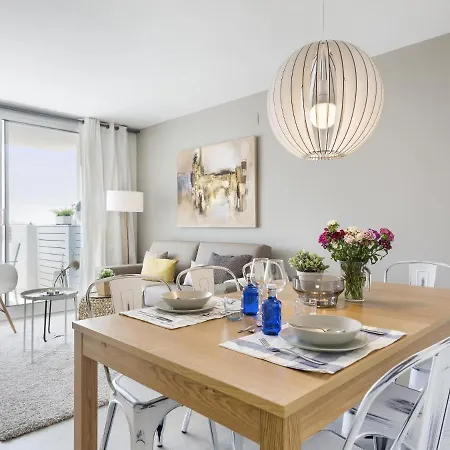 Apartment Spaces Oasis Penthouse 3 Bedroom, 2 Bathroom, Terrace, Pool, Sleeps Up To 6 *