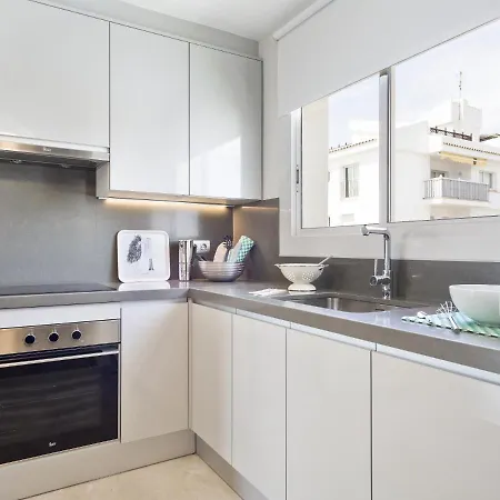 Spaces Oasis Penthouse 3 Bedroom, 2 Bathroom, Terrace, Pool, Sleeps Up To 6 *