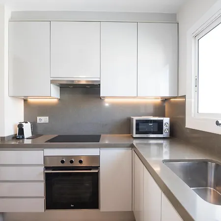 Spaces Oasis Penthouse 3 Bedroom, 2 Bathroom, Terrace, Pool, Sleeps Up To 6