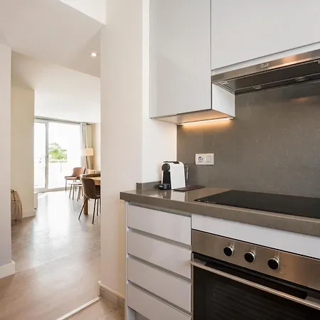 Spaces Oasis Penthouse 3 Bedroom, 2 Bathroom, Terrace, Pool, Sleeps Up To 6 Sitges