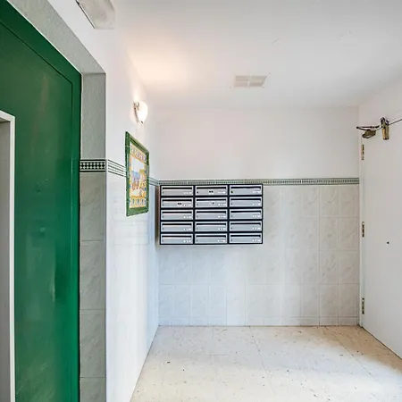 Spaces Oasis Penthouse 3 Bedroom, 2 Bathroom, Terrace, Pool, Sleeps Up To 6