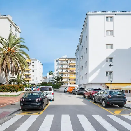 Spaces Oasis Penthouse 3 Bedroom, 2 Bathroom, Terrace, Pool, Sleeps Up To 6 Sitges