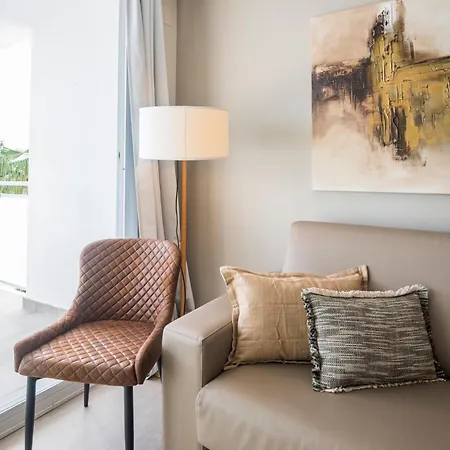 Spaces Oasis Penthouse 3 Bedroom, 2 Bathroom, Terrace, Pool, Sleeps Up To 6 Appartamento