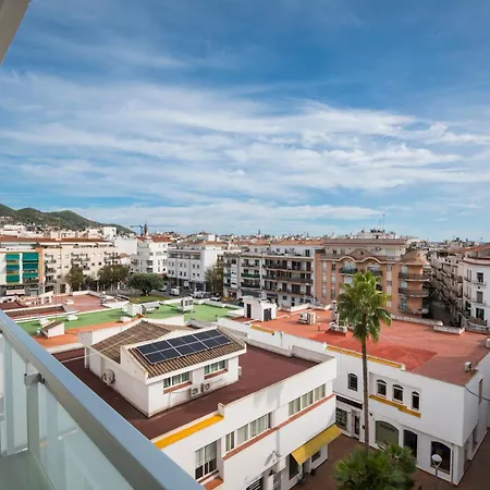 Spaces Oasis Penthouse 3 Bedroom, 2 Bathroom, Terrace, Pool, Sleeps Up To 6 Appartamento Sitges