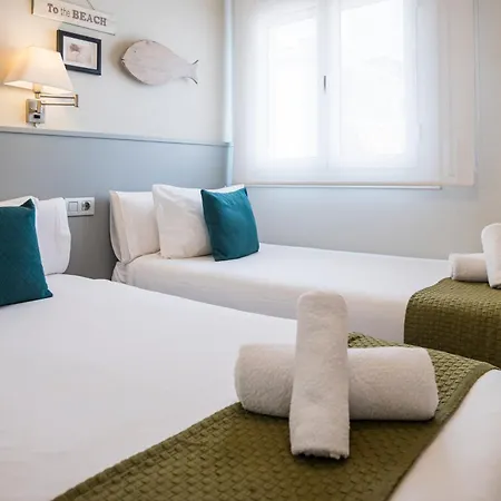 Spaces Oasis Penthouse 3 Bedroom, 2 Bathroom, Terrace, Pool, Sleeps Up To 6 *