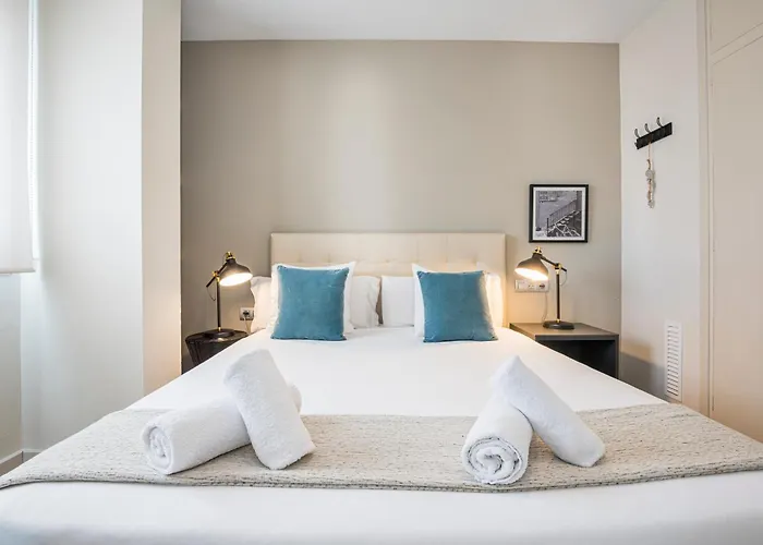 Apartamento Spaces Oasis Penthouse 3 Bedroom, 2 Bathroom, Terrace, Pool, Sleeps Up To 6 Sitges