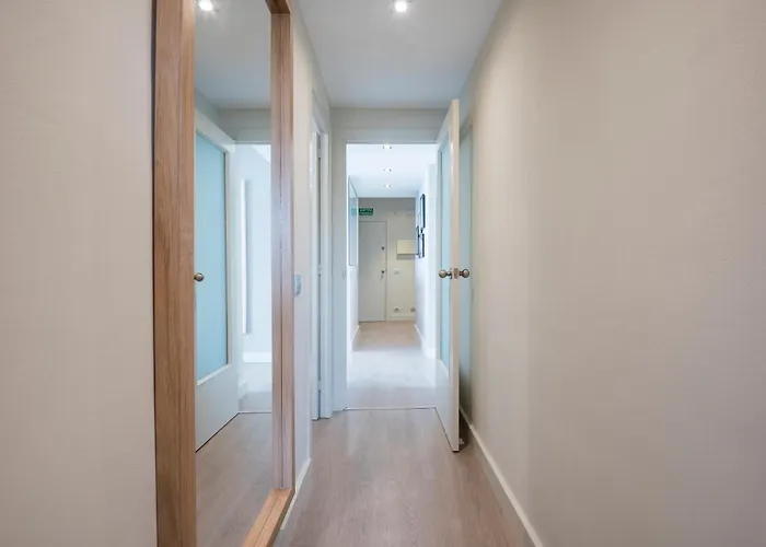 Spaces Oasis Penthouse 3 Bedroom, 2 Bathroom, Terrace, Pool, Sleeps Up To 6 *