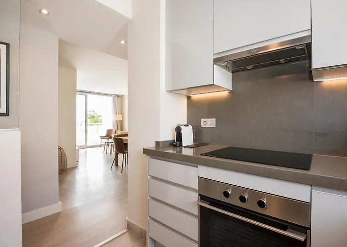 Spaces Oasis Penthouse 3 Bedroom, 2 Bathroom, Terrace, Pool, Sleeps Up To 6 Sitges