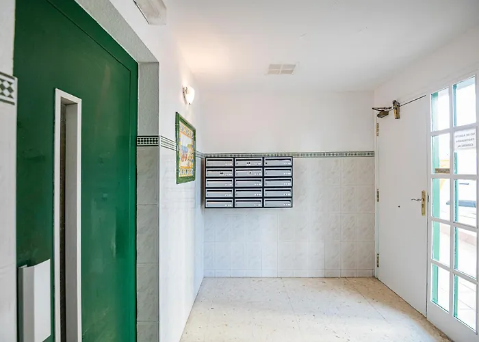 Spaces Oasis Penthouse 3 Bedroom, 2 Bathroom, Terrace, Pool, Sleeps Up To 6