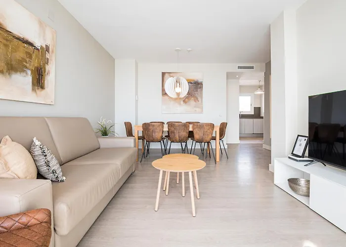 Spaces Oasis Penthouse 3 Bedroom, 2 Bathroom, Terrace, Pool, Sleeps Up To 6 Apartamento Sitges