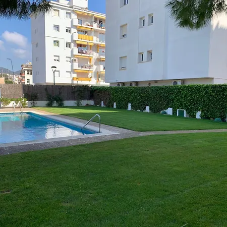 Apartment Spaces Oasis Penthouse 3 Bedroom, 2 Bathroom, Terrace, Pool, Sleeps Up To 6 Sitges