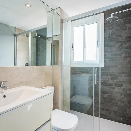 Spaces Oasis Penthouse 3 Bedroom, 2 Bathroom, Terrace, Pool, Sleeps Up To 6 * Sitges