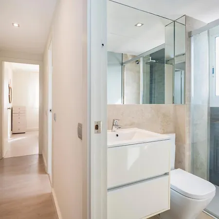 Spaces Oasis Penthouse 3 Bedroom, 2 Bathroom, Terrace, Pool, Sleeps Up To 6 Apartment *