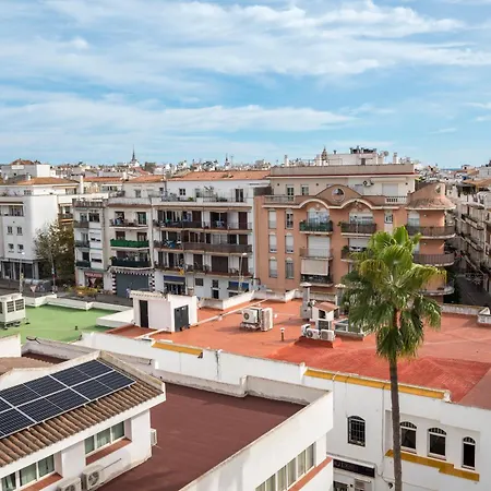 Apartment Spaces Oasis Penthouse 3 Bedroom, 2 Bathroom, Terrace, Pool, Sleeps Up To 6 *