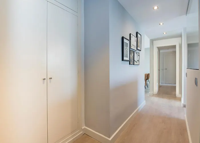 Apartment Spaces Oasis Penthouse 3 Bedroom, 2 Bathroom, Terrace, Pool, Sleeps Up To 6