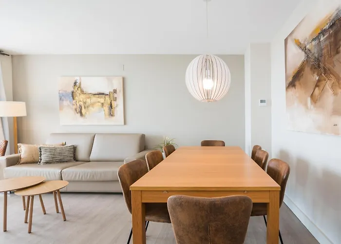 Spaces Oasis Penthouse 3 Bedroom, 2 Bathroom, Terrace, Pool, Sleeps Up To 6 *