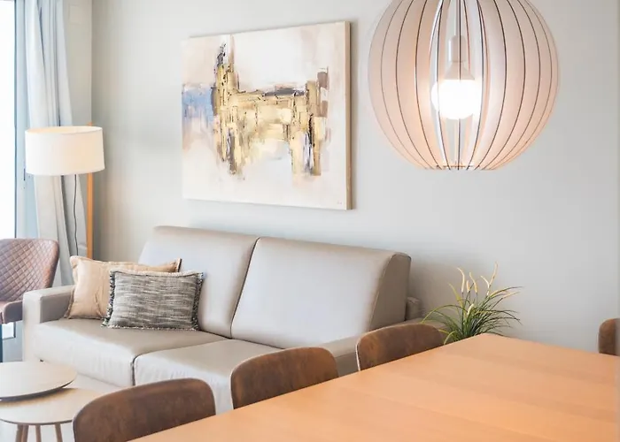 Spaces Oasis Penthouse 3 Bedroom, 2 Bathroom, Terrace, Pool, Sleeps Up To 6