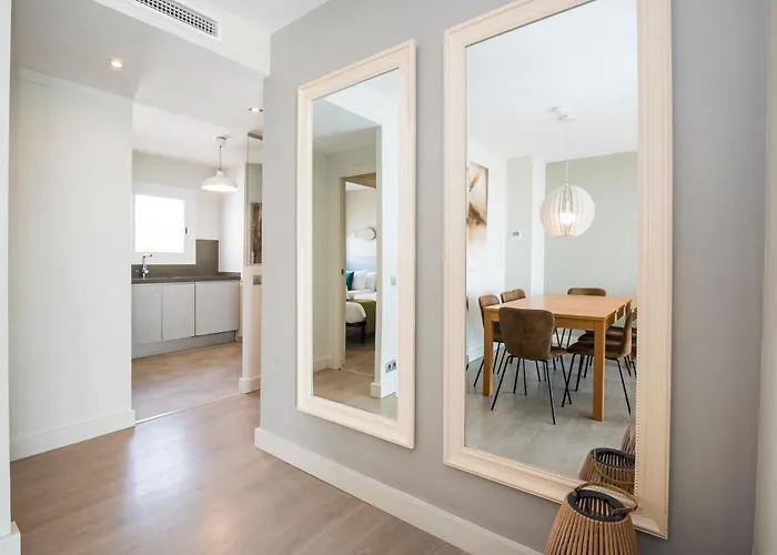 Spaces Oasis Penthouse 3 Bedroom, 2 Bathroom, Terrace, Pool, Sleeps Up To 6 *