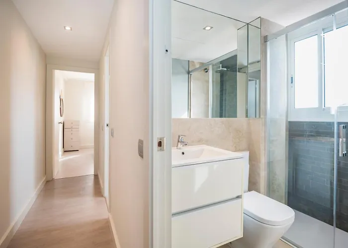 Spaces Oasis Penthouse 3 Bedroom, 2 Bathroom, Terrace, Pool, Sleeps Up To 6 Apartment *