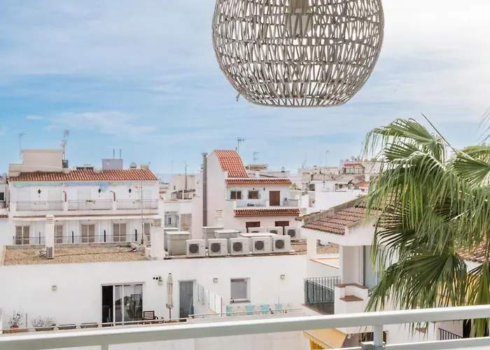 Spaces Oasis Penthouse 3 Bedroom, 2 Bathroom, Terrace, Pool, Sleeps Up To 6 Apartment Sitges