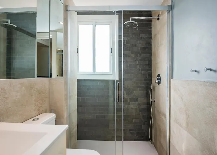 Spaces Oasis Penthouse 3 Bedroom, 2 Bathroom, Terrace, Pool, Sleeps Up To 6 Apartment *