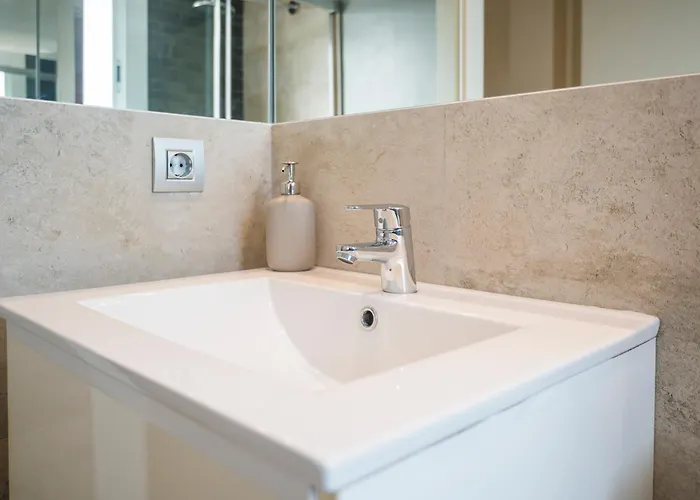 Spaces Oasis Penthouse 3 Bedroom, 2 Bathroom, Terrace, Pool, Sleeps Up To 6